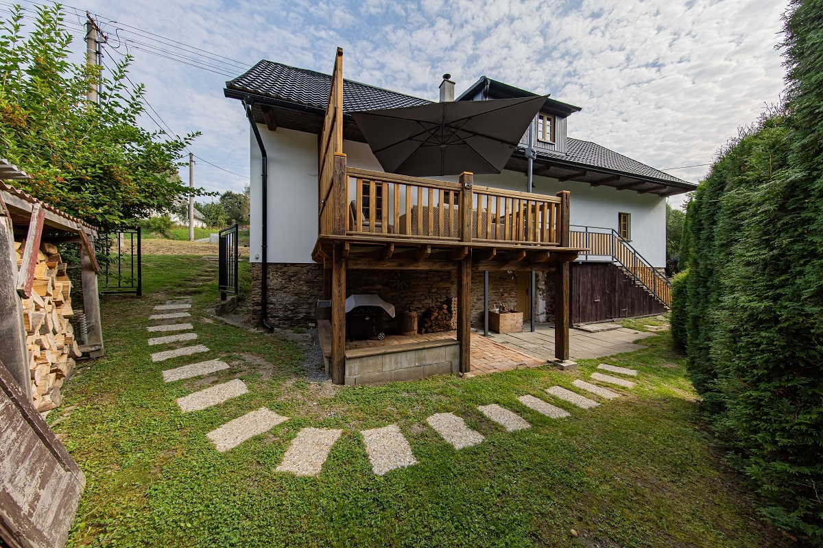 Chalupa Pusté Žibřidovice – vstup do dvora